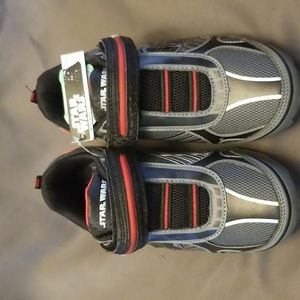 Boys Star Wars Light Up Athletic Shoes Size 2